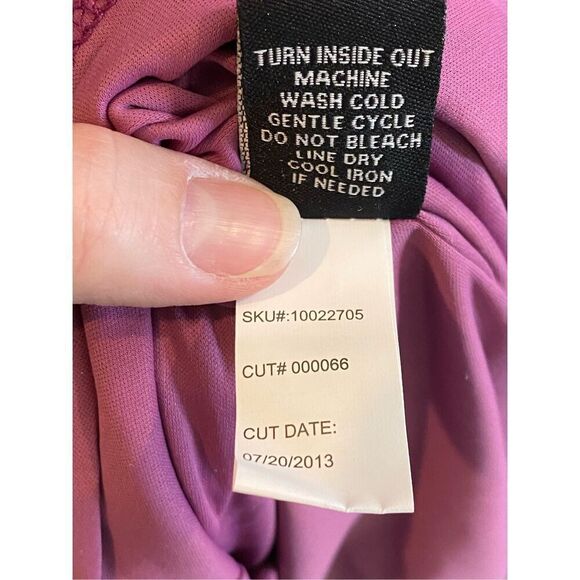 TORRID Magenta Pink/Purple Raise Velvet Floral Print Scoop Neck Cap Sleeve Knee - Picture 6 of 10